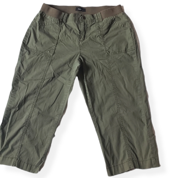 Kaki Cargo 3/4 Pants - Picture 1 of 3